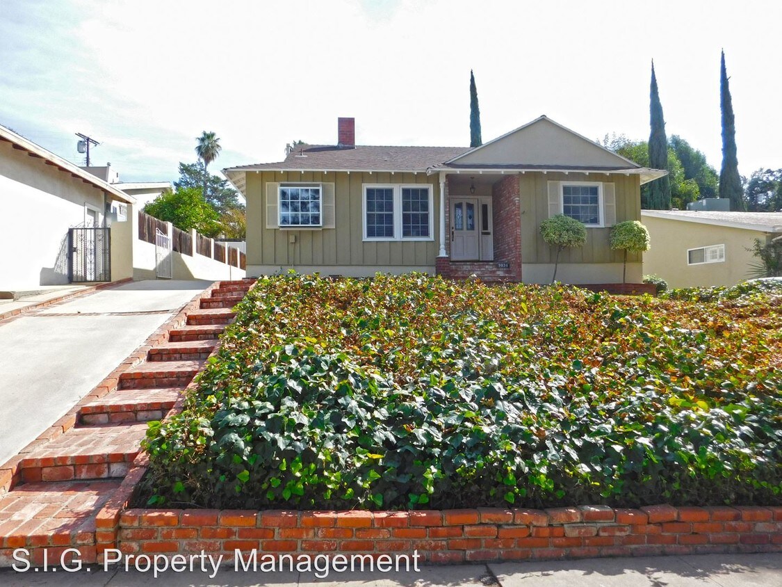 Primary Photo - 9836 Cabanas Ave