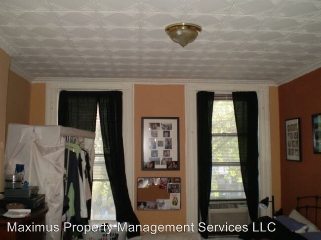 Building Photo - 452 7th Ave