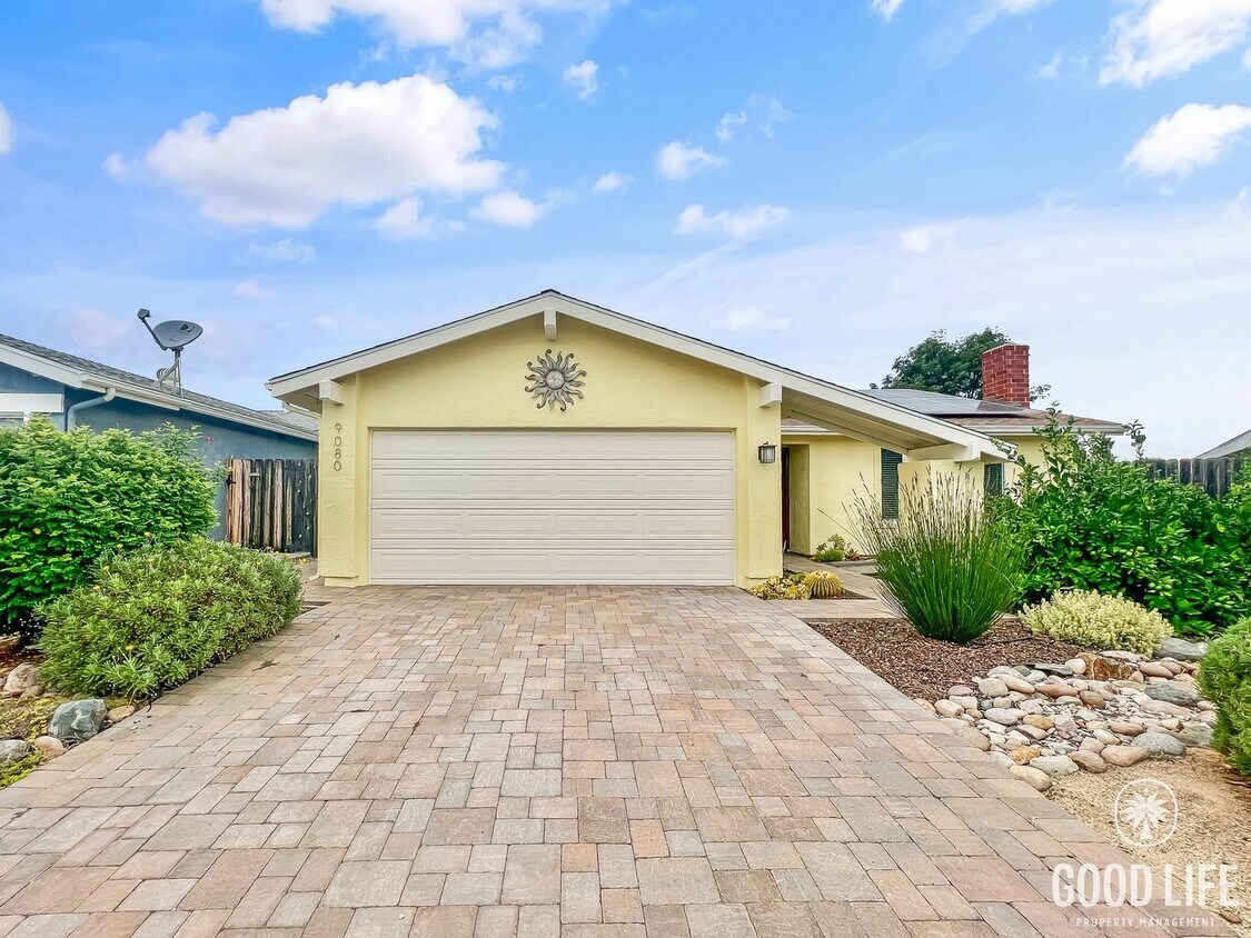 Foto principal - Beautiful 3 Bedroom/ 2 Bathroom Home Locat...