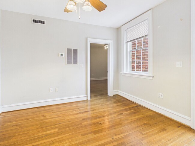 Foto del edificio - 2710 Stuart Ave