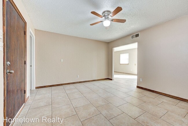 Building Photo - 3 br, 1.5 bath House - 1704 Melody Drive