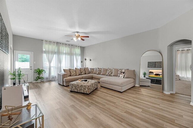 Foto del edificio - 1811 Buttonwood Trail