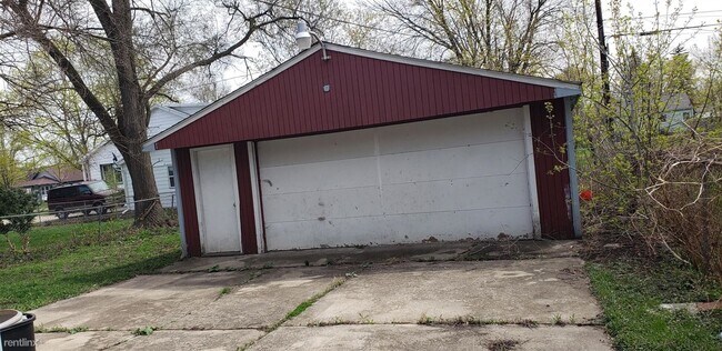 Building Photo - 3 br, 1 bath House - 451 Ainsworth Cir