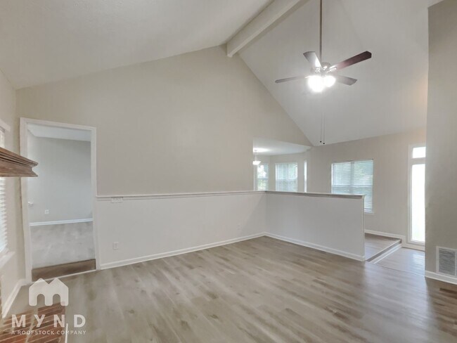 Foto del edificio - 8613 Stone Creek Ct