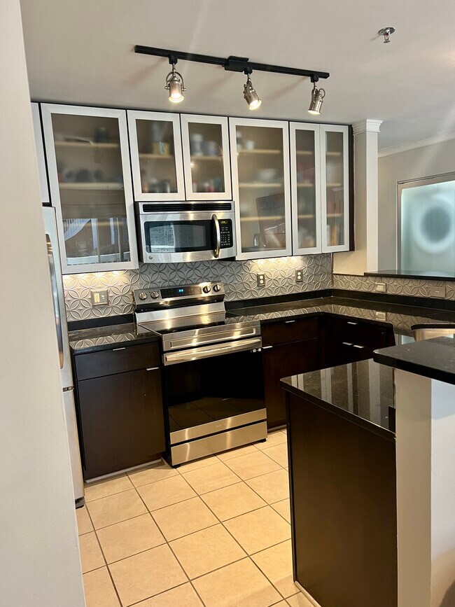 Foto del edificio - 525 N Graham St