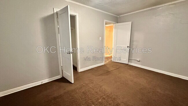 Foto del edificio - 2048 NE 18th St
