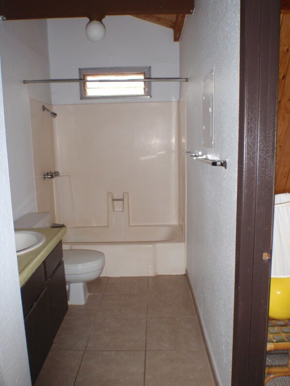 3 Kamehameha V Hwy Unit 3B, Kaunakakai, HI 96748 Apartment for Rent