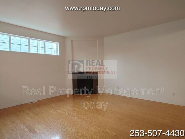 Building Photo - 3430 Preston St NE