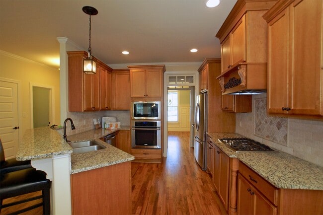 Foto del edificio - 112 Bancroft Brook Dr