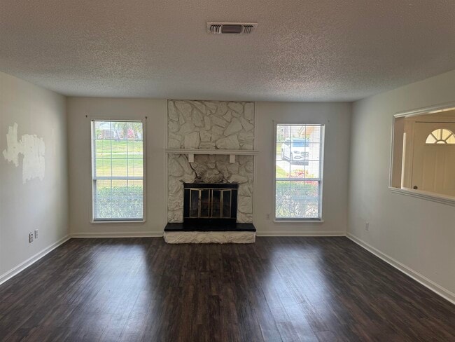 Building Photo - 255 Skate Dr