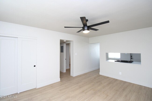 Foto del edificio - 2309 N Dayton St