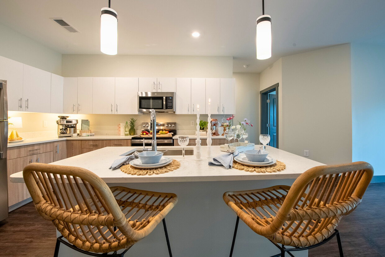 Primary Photo - Friendly Gardens Apartments