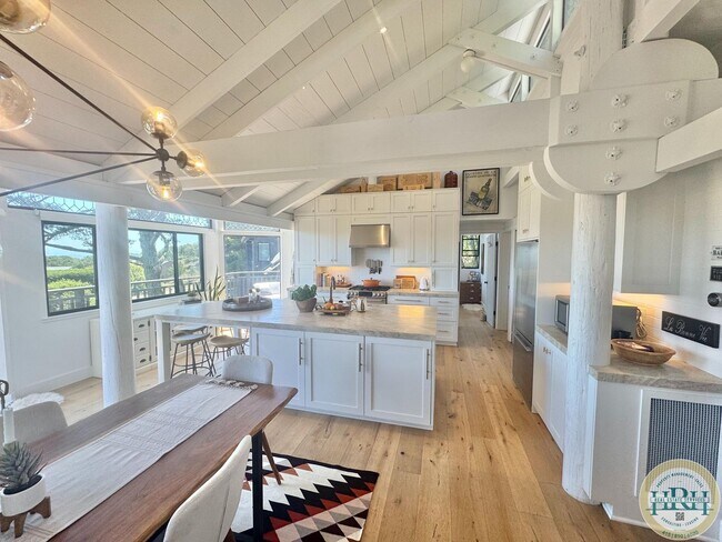 Foto del edificio - Tranquil & Sun Drenched 3BR|3BR in Heart o...