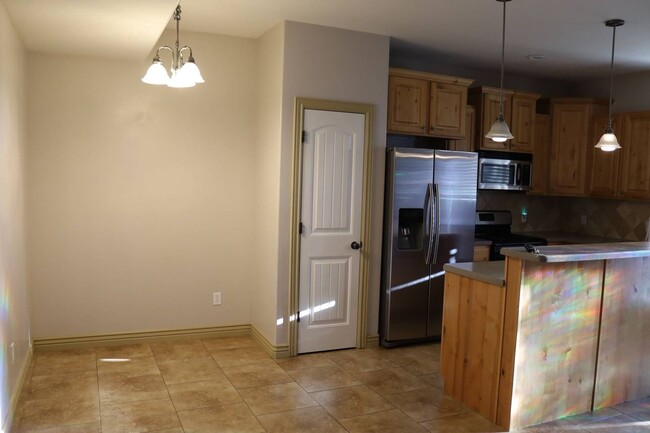 Foto del edificio - 3 bed 2.5 bath townhome in Salem