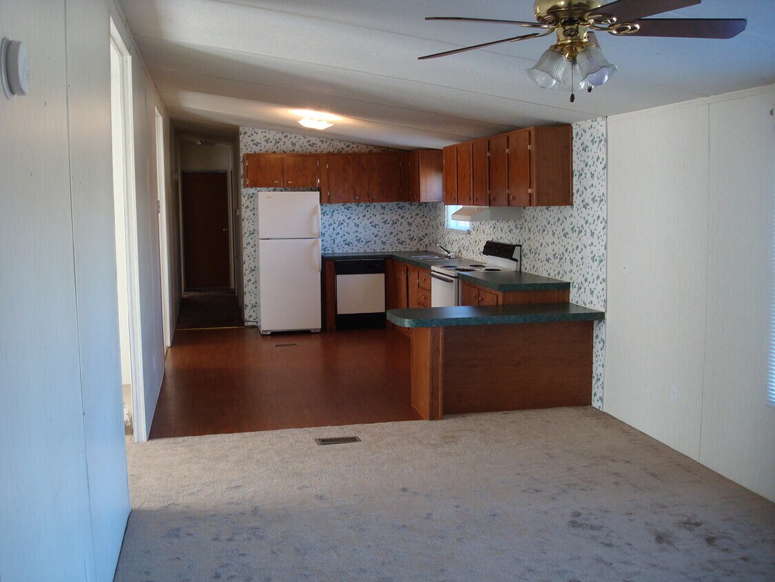 Building Photo - 1416 Zion School Double Wide