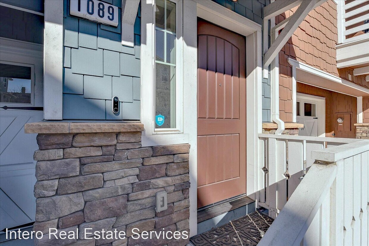 Primary Photo - 3 br, 2.5 bath House - 1089 Interlaken Ter...
