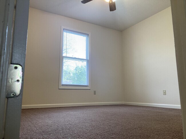 Building Photo - 317 Cedar Ridge Rd