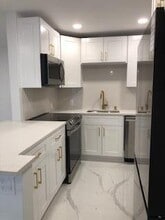 Building Photo - 392 Mansfield I