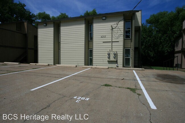 Building Photo - 4203 Boyett St