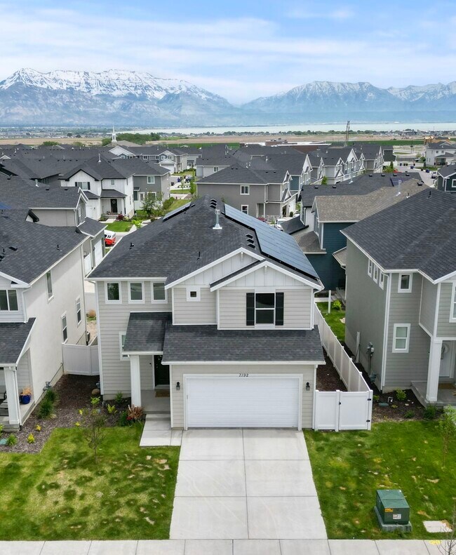 Foto del edificio - 7192 N Silver Spring Way