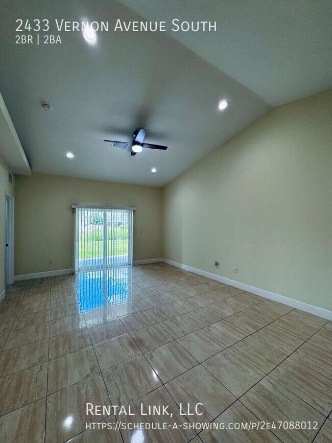 Foto del edificio - 2433 Vernon Ave S