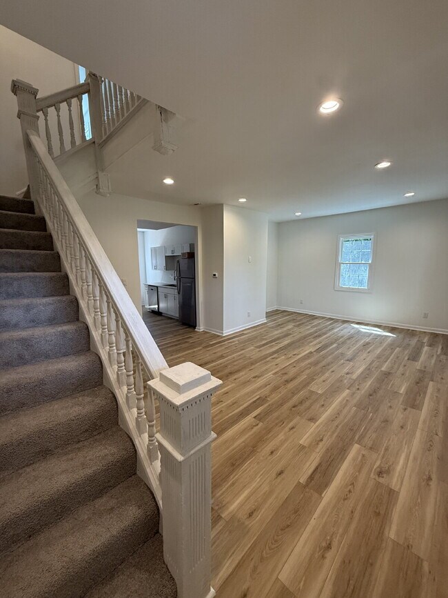 Foto del edificio - Completely updated home minutes from downt...