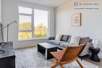 Building Photo - 815 Old County Rd