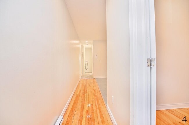 Building Photo - 11740 Av. Pigeon