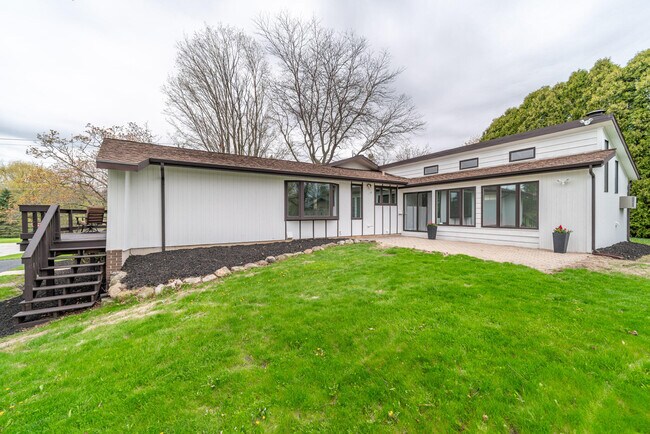 Foto del edificio - 528 Evergreen Pkwy