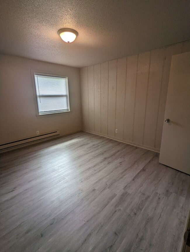 Foto del edificio - Upstairs 2 Bedroom Apartment