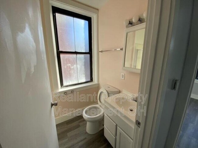 Foto del edificio - 3107 Colerain Ave