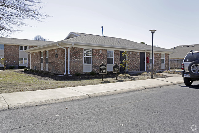 Building Photo - Meadow Park