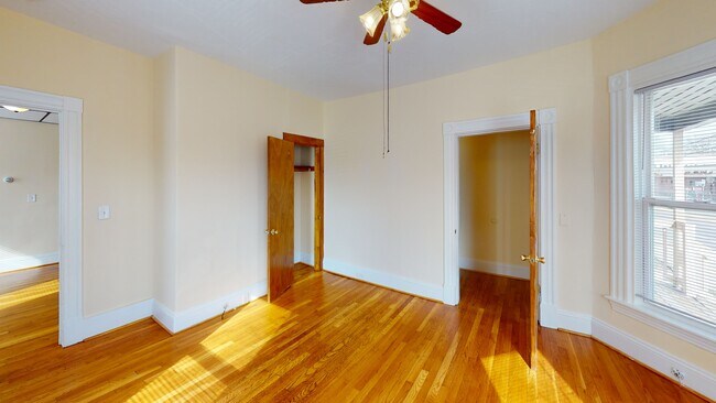 Building Photo - 237 Belmont St