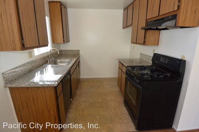 Building Photo - 16842 Lynn Lane