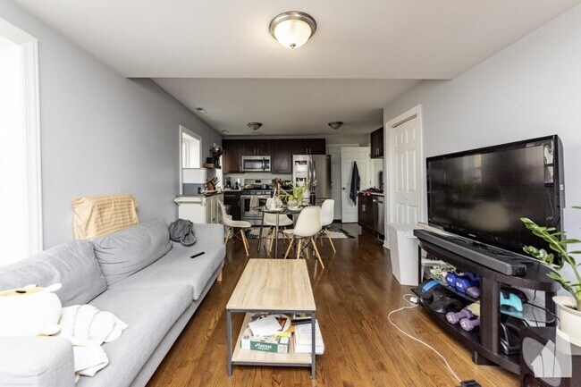 Building Photo - 2 bedroom in Chicago IL 60647