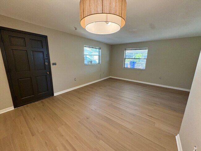 Foto del edificio - 153 New York Ave