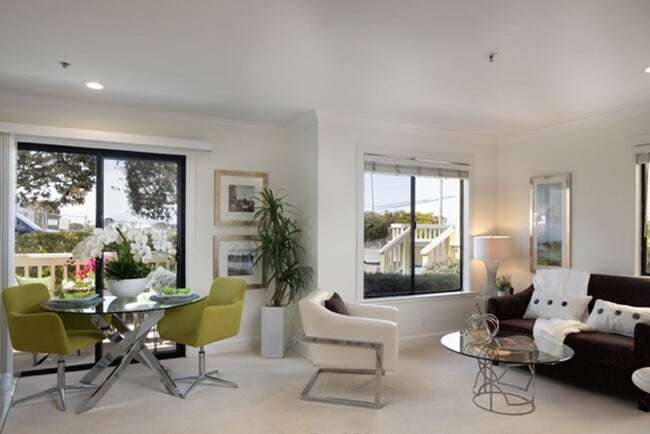 Building Photo - Laine Hill Condominiums
