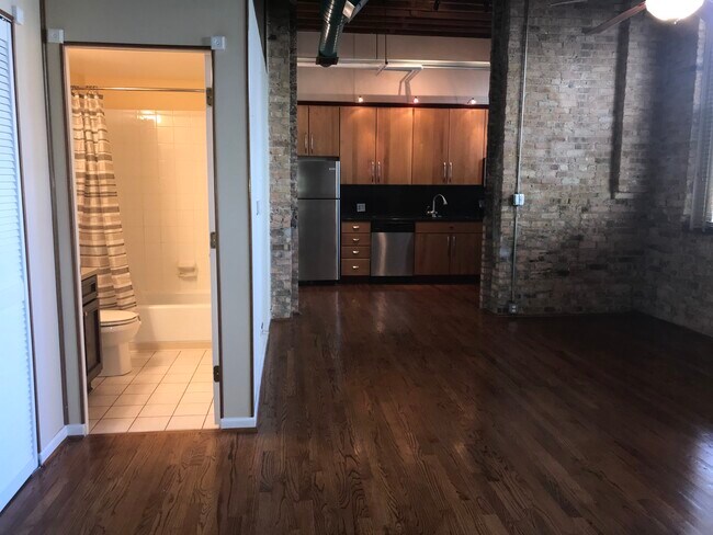 Foto del edificio - 2510 N Wayne Ave
