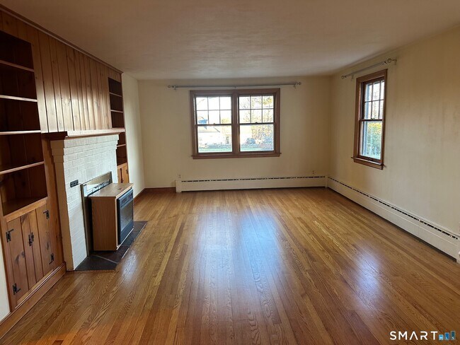 Foto del edificio - 989 N Farms Rd