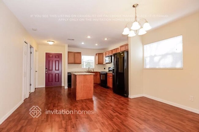 Building Photo - 2512 Casilla Way S