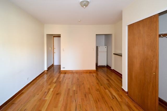 Foto del edificio - 545 W Wellington Ave