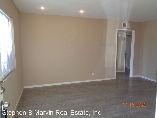 Building Photo - 3 br, 1 bath House - 1135 East Ave R-4