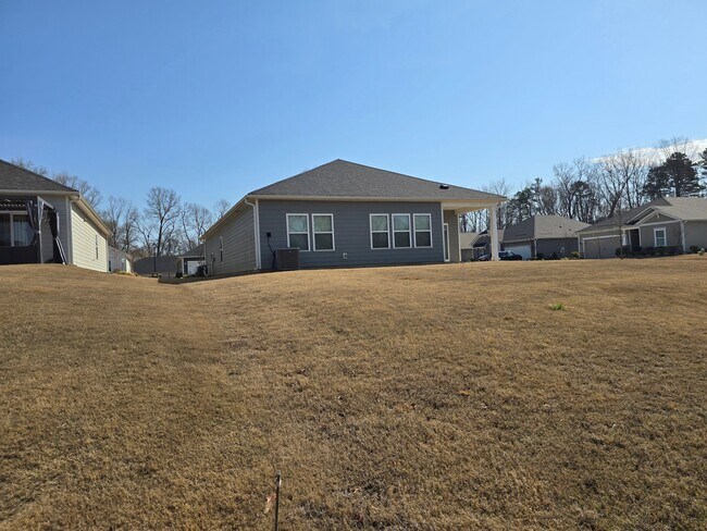 Foto del edificio - 3301 Plum Dr