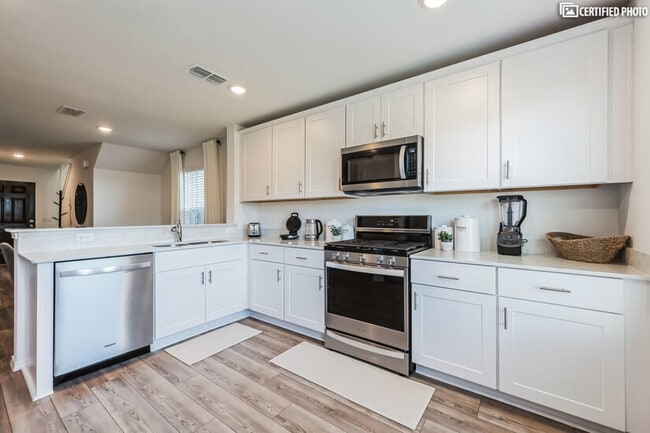 Building Photo - 14044 Drover St