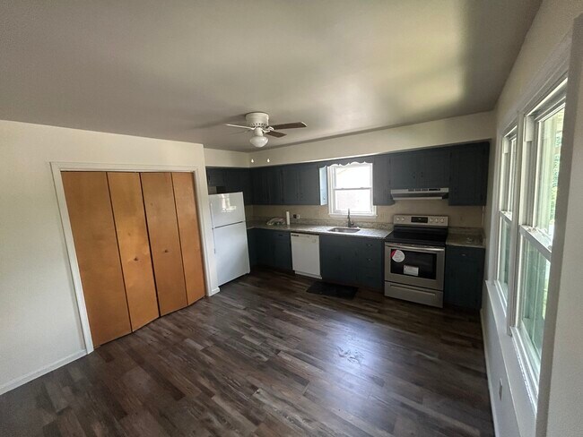 Cocina - 21-23 Rosemont Ct