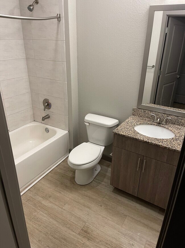 Foto del edificio - 565 Hank Aaron Dr SW