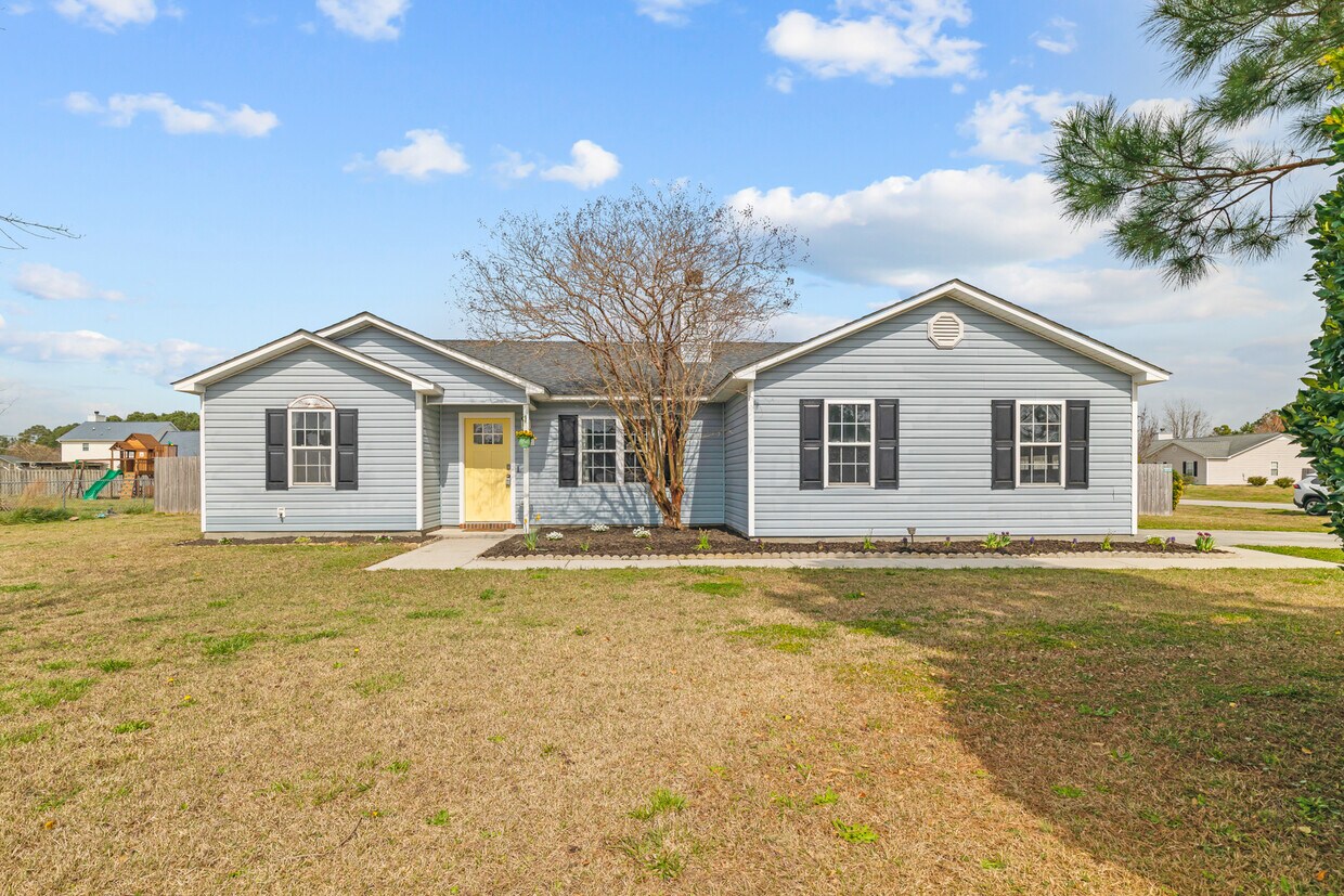 Primary Photo - 101 N Ivy Dr