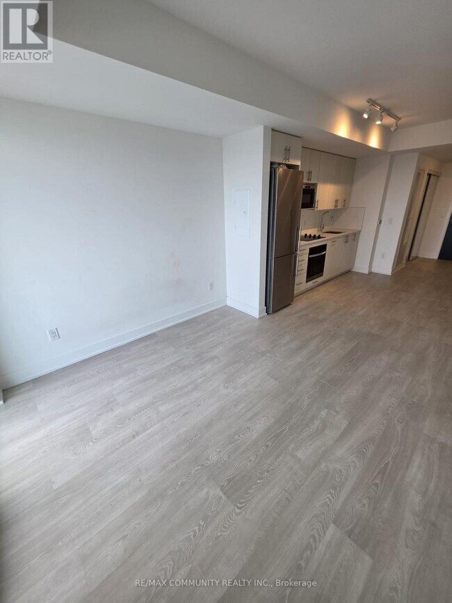 Photo du bâtiment - 2545 Simcoe St N