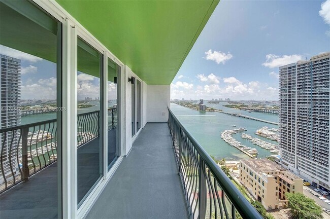 Foto del edificio - 1756 N Bayshore Dr