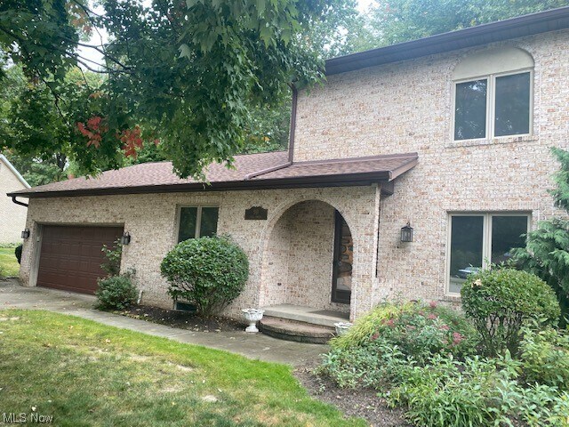 Building Photo - 90 Elia Cir
